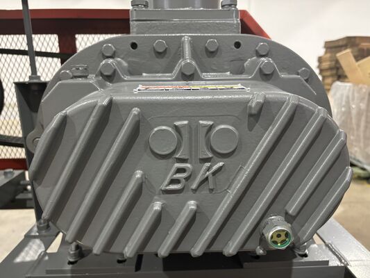 DN40 (1.5 ') Three Lobes Roots Blower com 0,37-1,11 m3/min Capacidade de ar e 2300 rpm Velocidade máxima